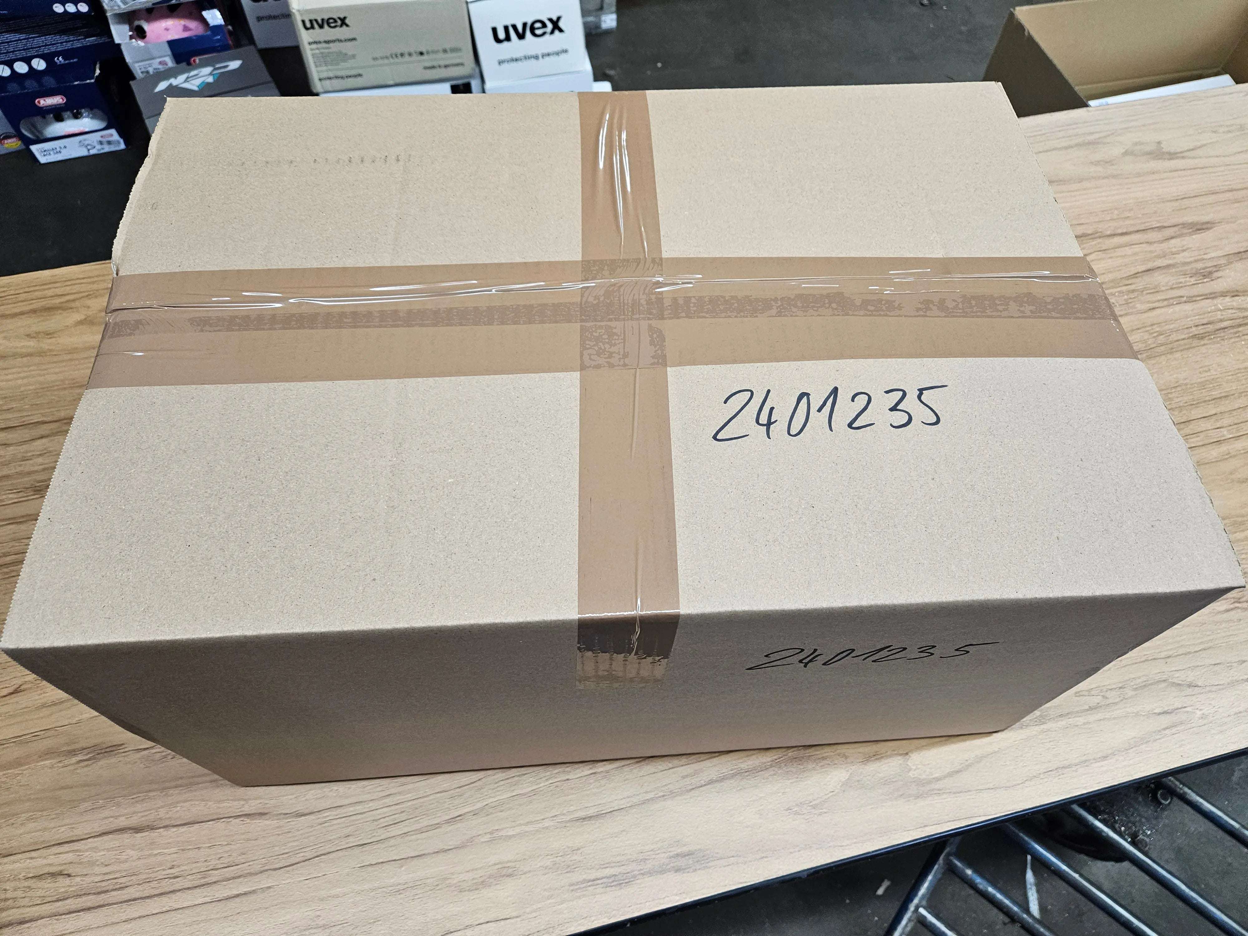 Amazon Retourenware Kiste #2401235 - Black Forest Deals