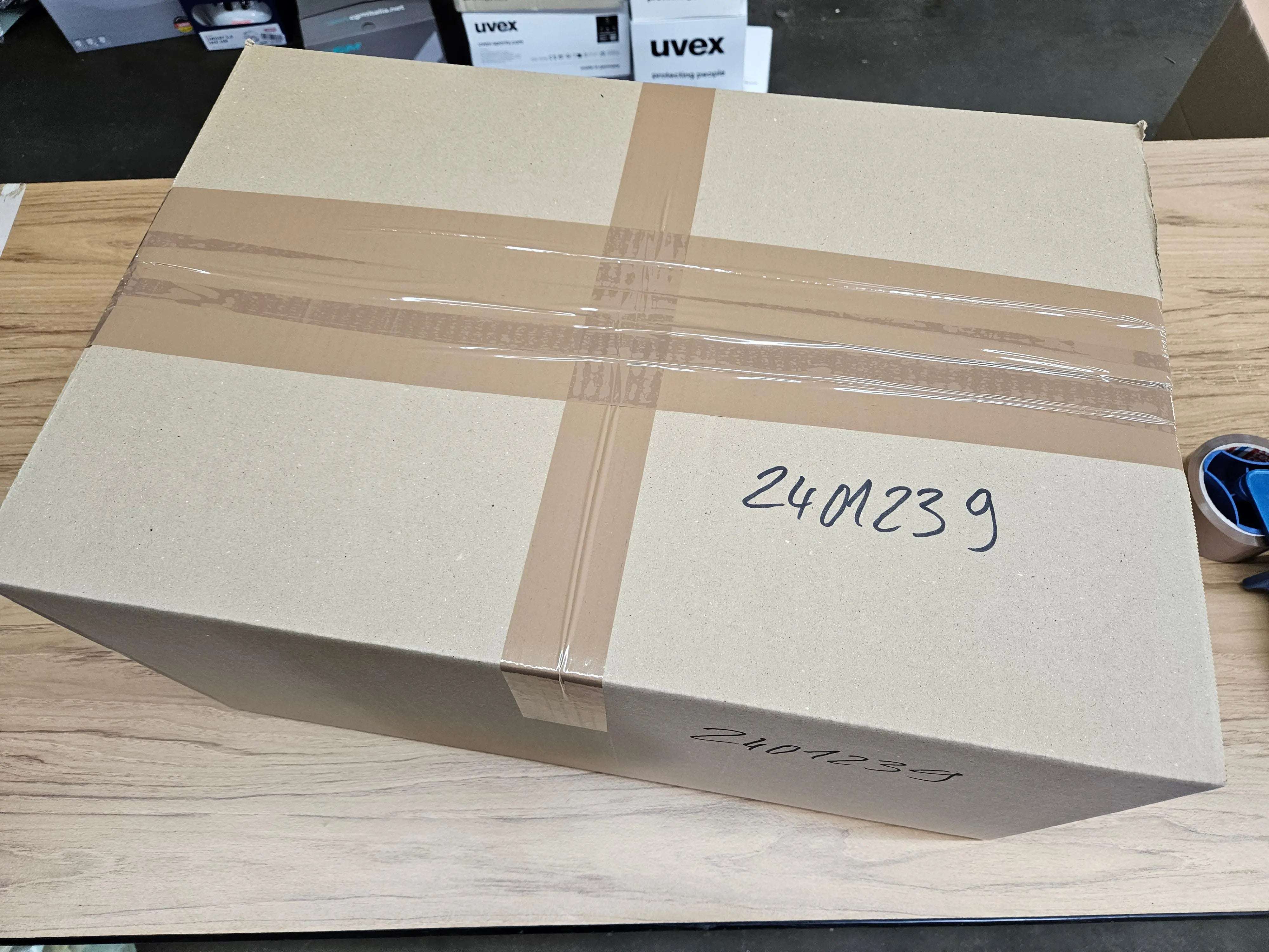 Amazon Retourenware Kiste #2401239 - Black Forest Deals