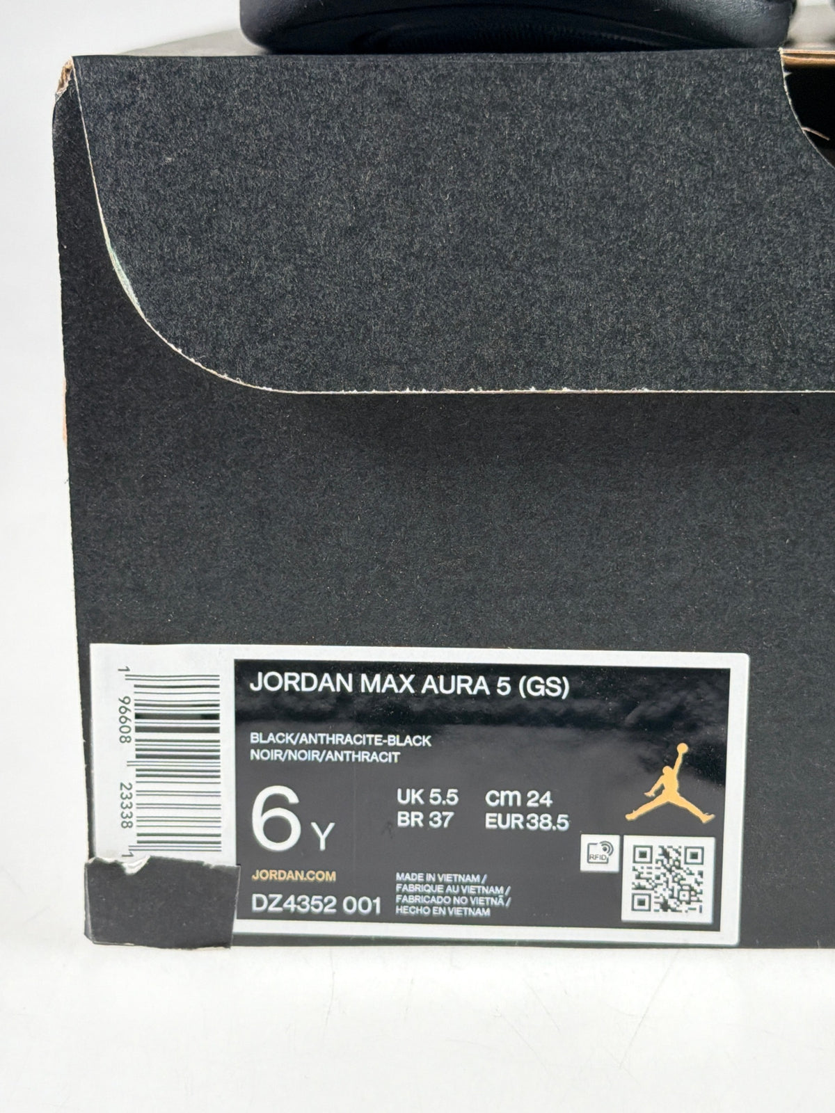 Jordan Max Aura 5 (GS) - Größe EU 38,5 #12957