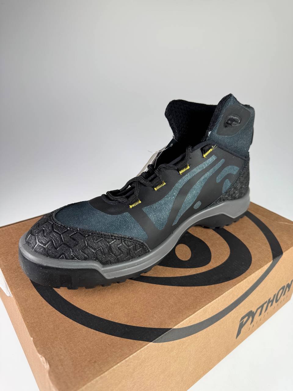 Python Safety Shoes Jeans High S3 Sicherheitsschuh – Vorderansicht