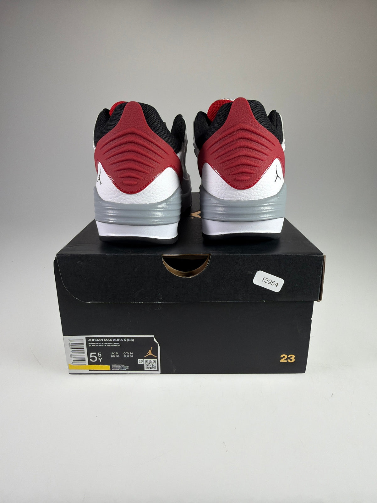 Jordan Max Aura 5 (GS) - Größe EU 38 #12954
