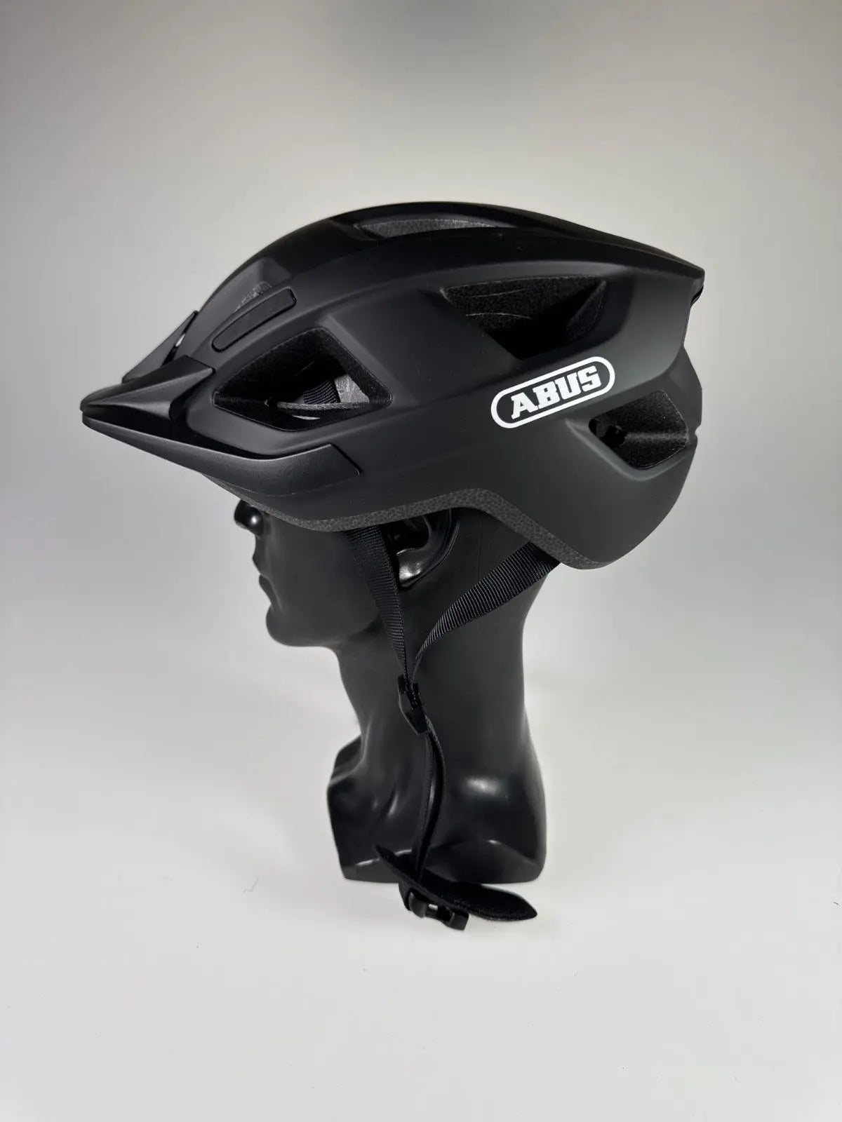 ABUS Aduro 3.0 Fahrradhelm - Größe 52-58cm #10877