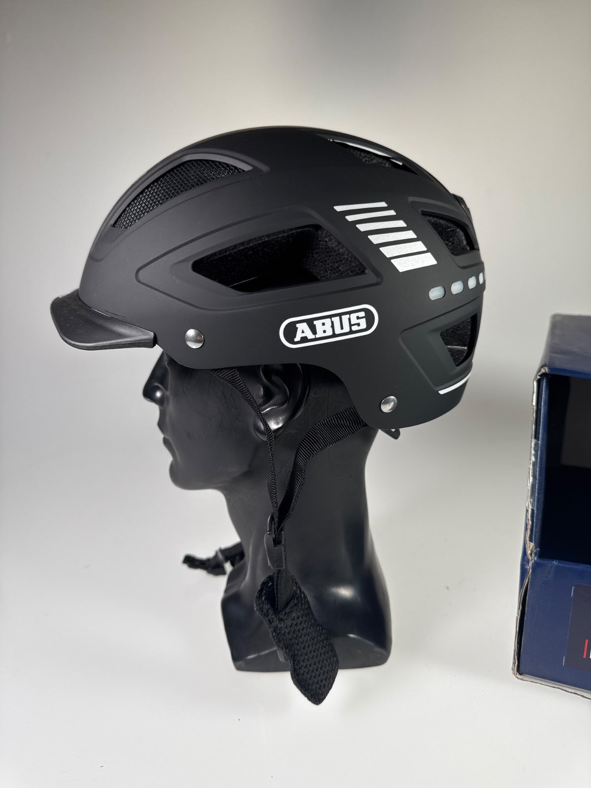 ABUS Hyban 2.0 LED Fahrradhelm - Größe 52-58cm #8488