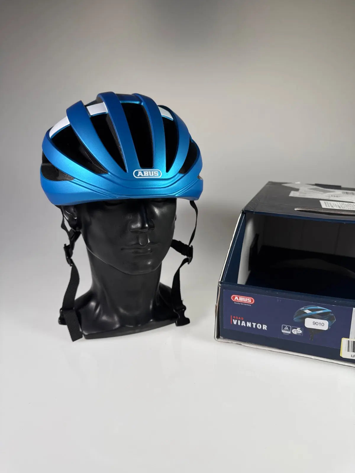 ABUS Viantor Fahrradhelm - Größe 52-58cm #9010