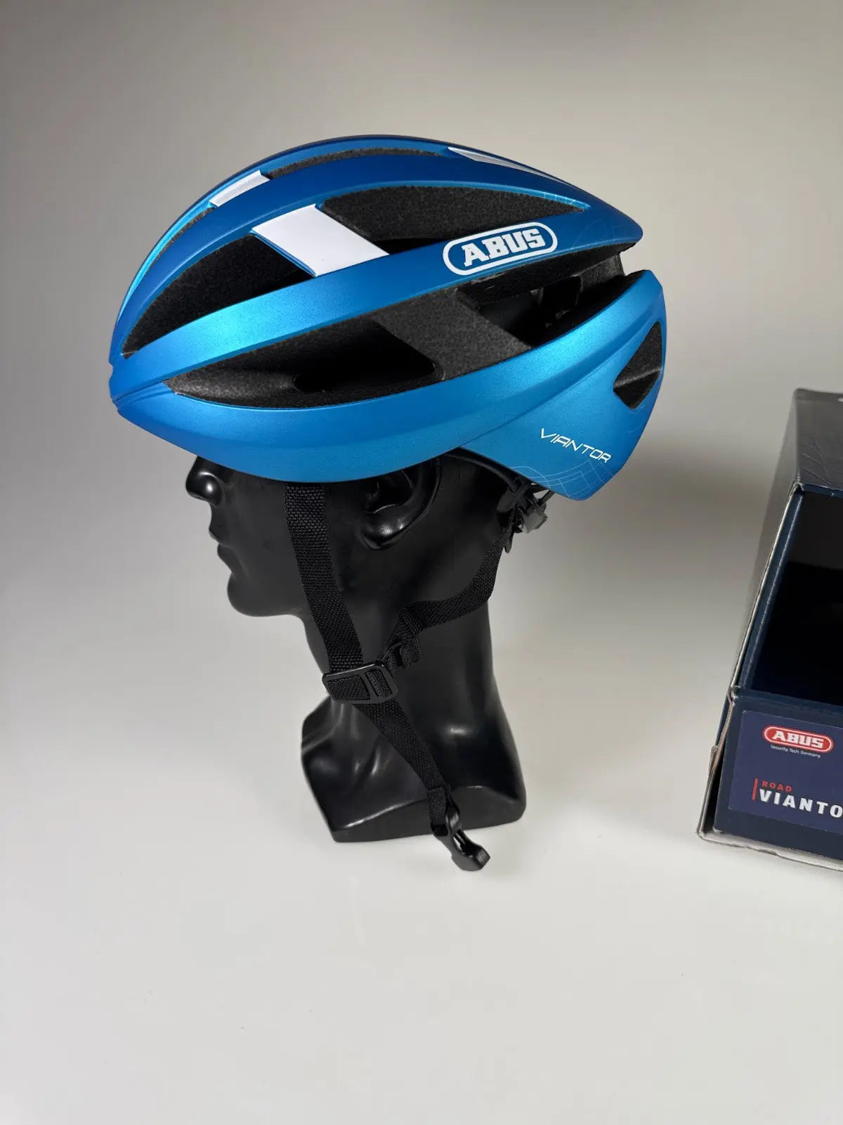 ABUS Viantor Fahrradhelm - Größe 52-58cm #9010