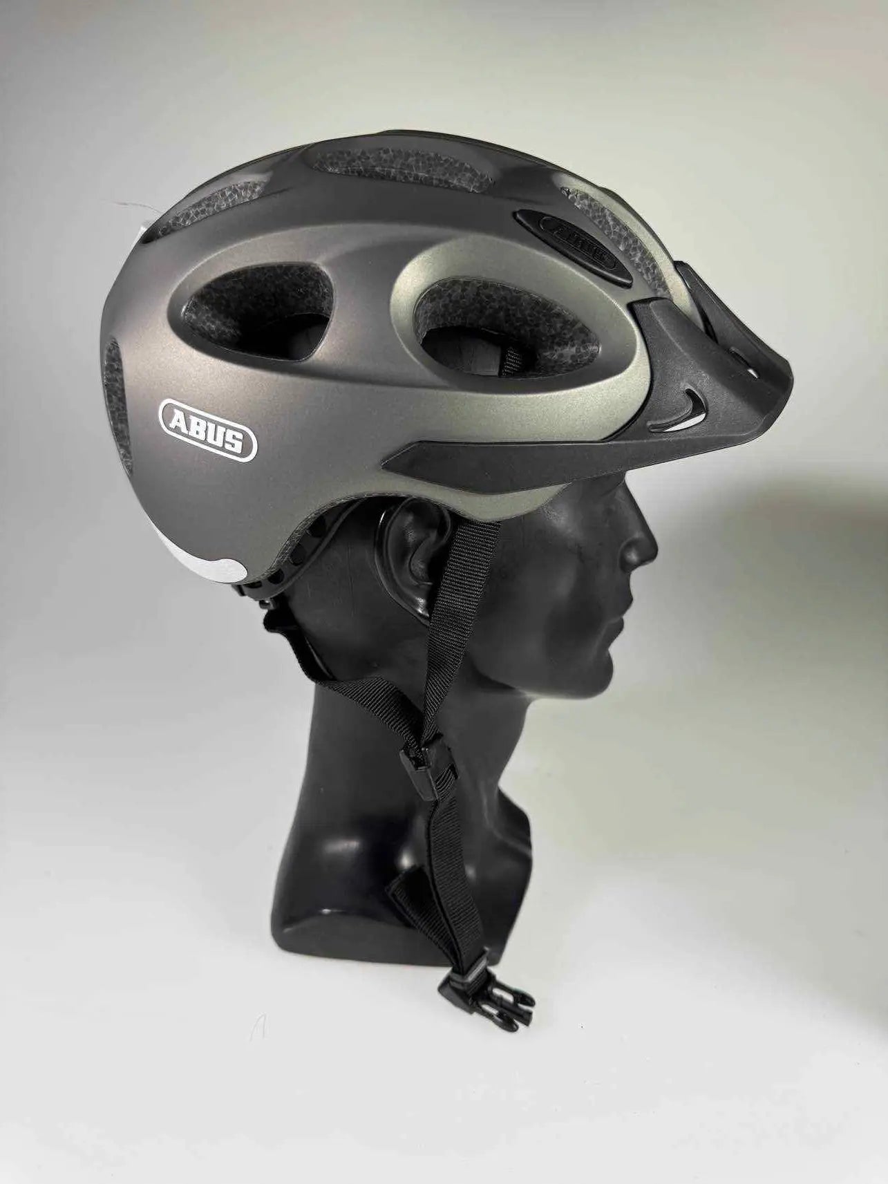 ABUS Youn-I Ace Metallic Silver M (52-57cm) | Retoure Note 1 | #9295