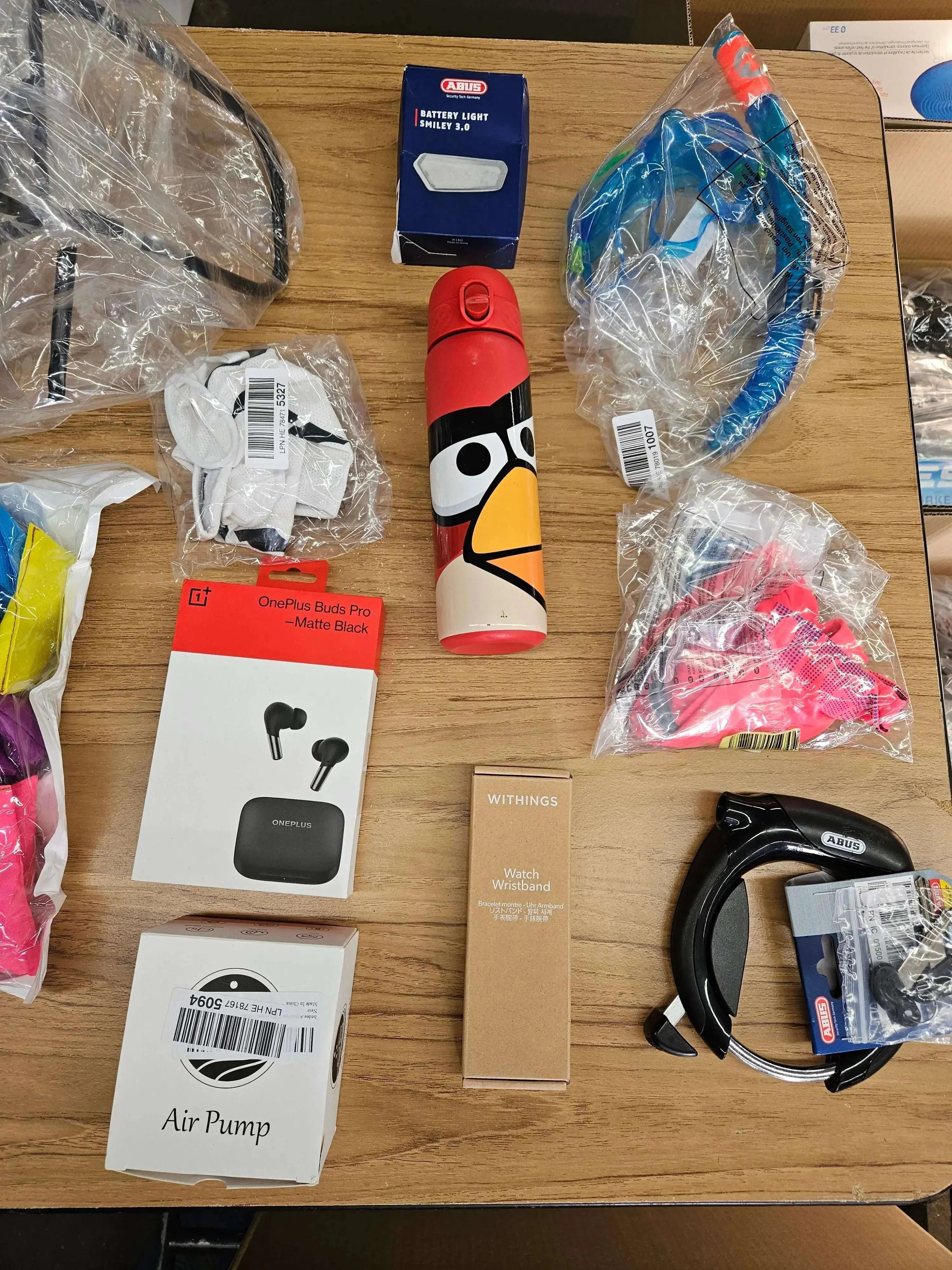 Amazon Retourenware Kiste #2401239 - Black Forest Deals