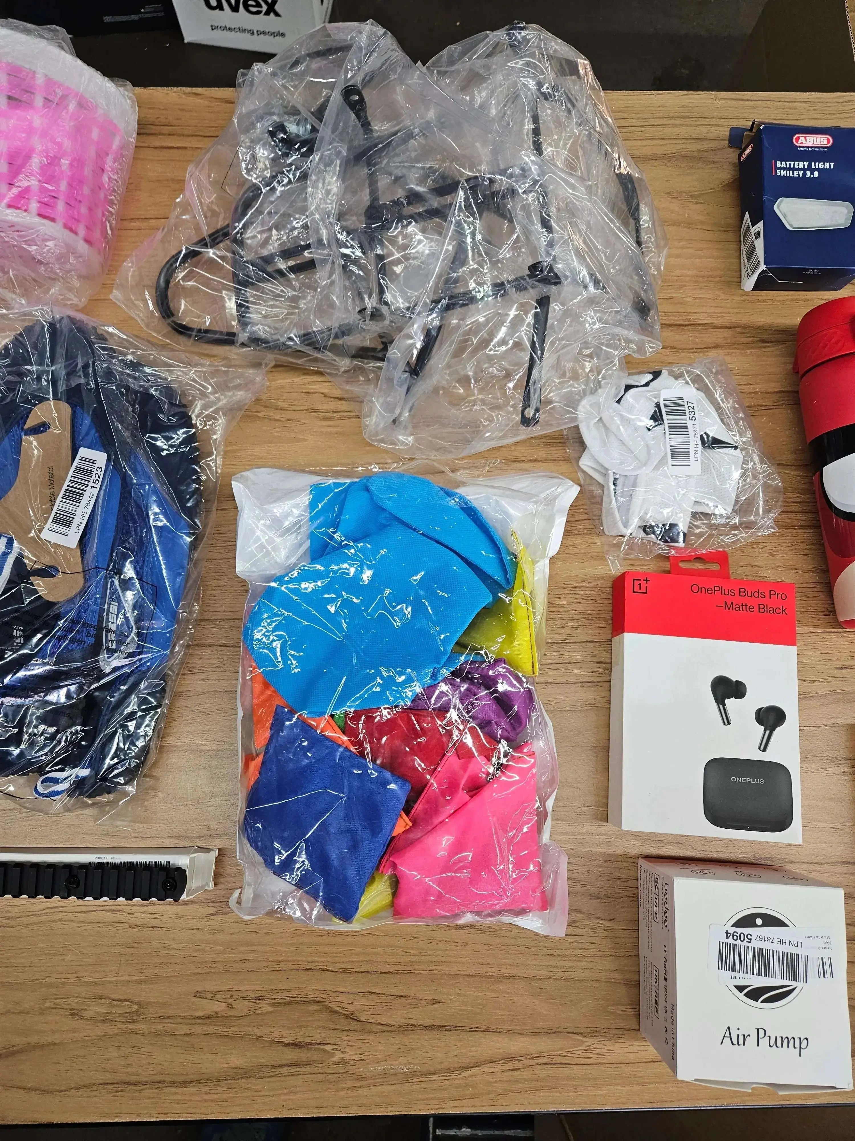 Amazon Retourenware Kiste #2401239 - Black Forest Deals