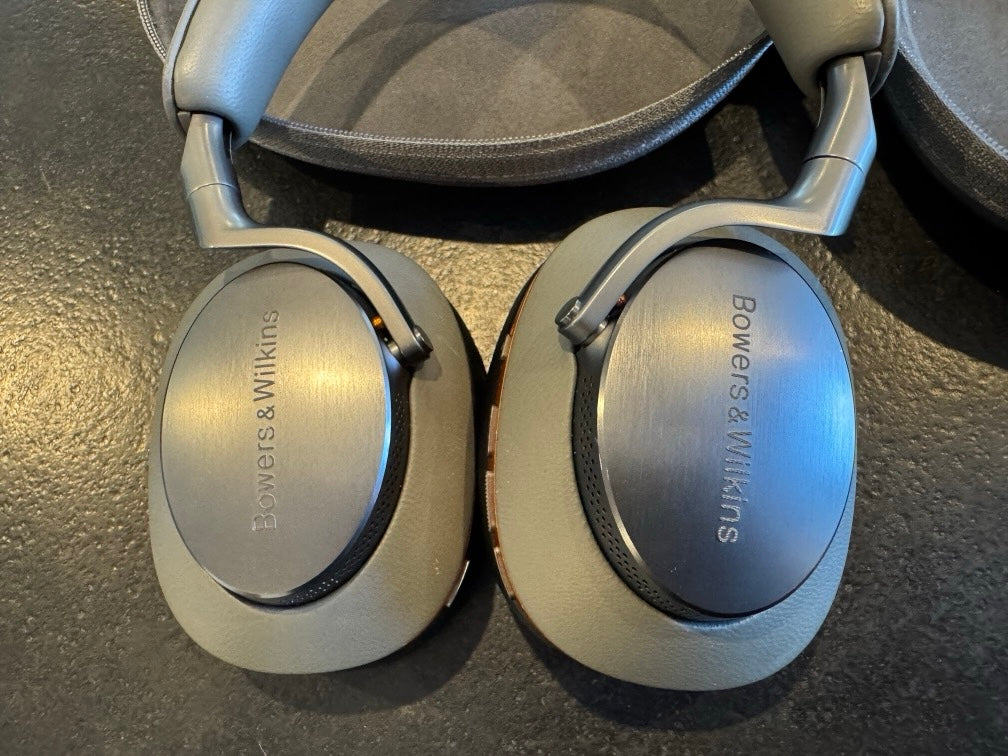 Bowers & Wilkins Px8 McLaren Edition #10189