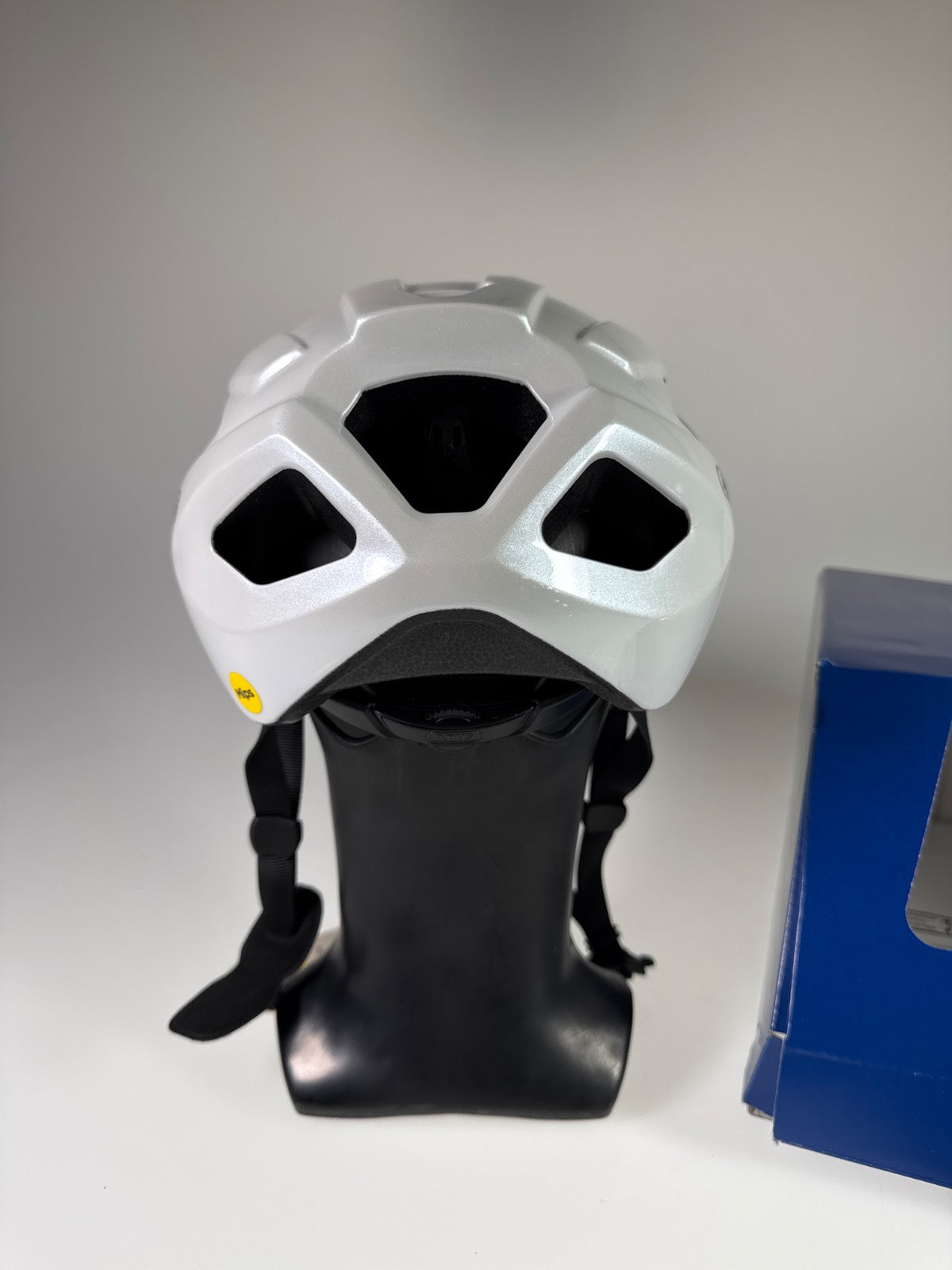 ABUS Macator MIPS Fahrradhelm - Größe 52-58cm #10818