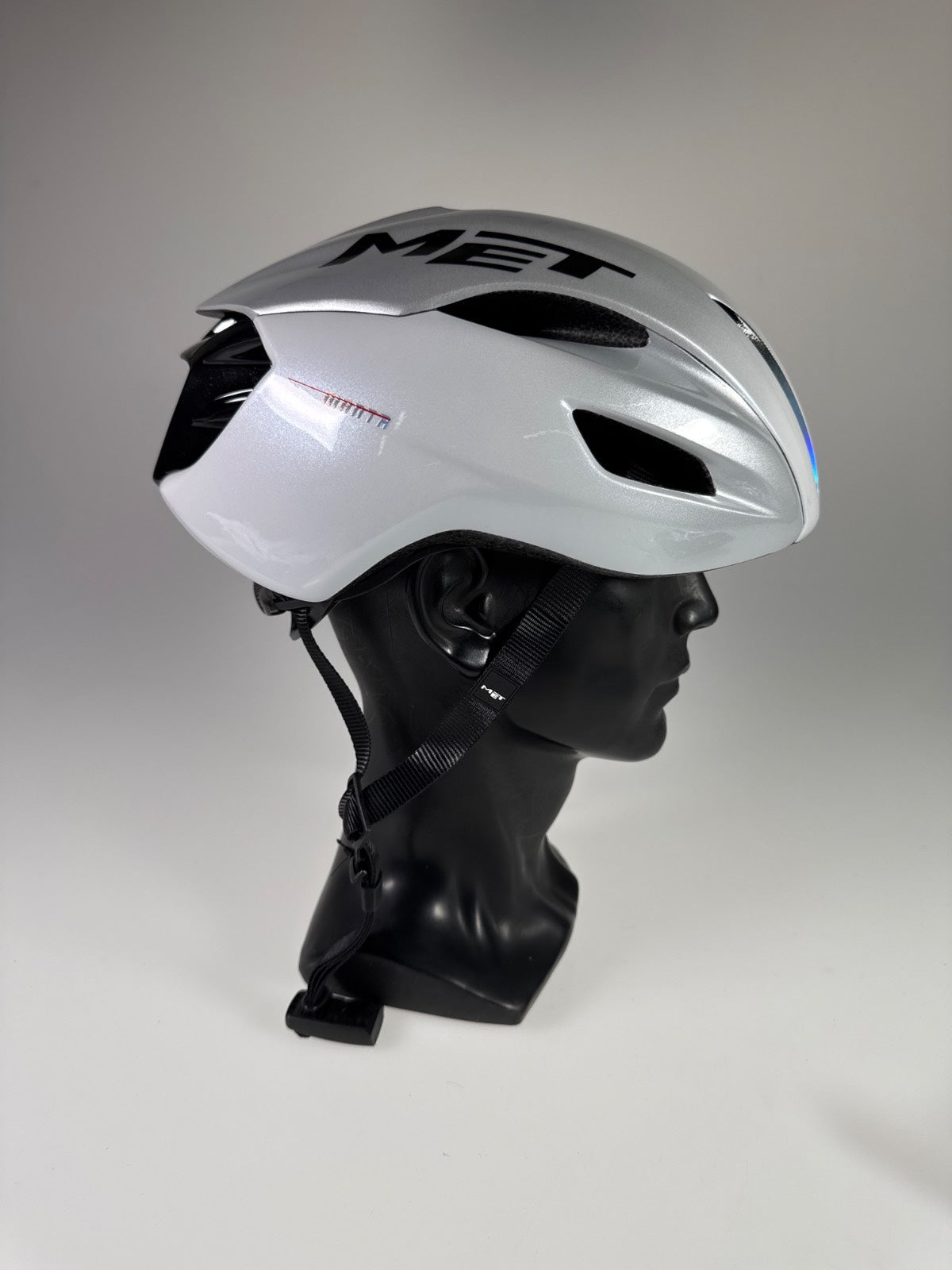 MET Manta MIPS Fahrradhelm - Größe 56-58cm #10898