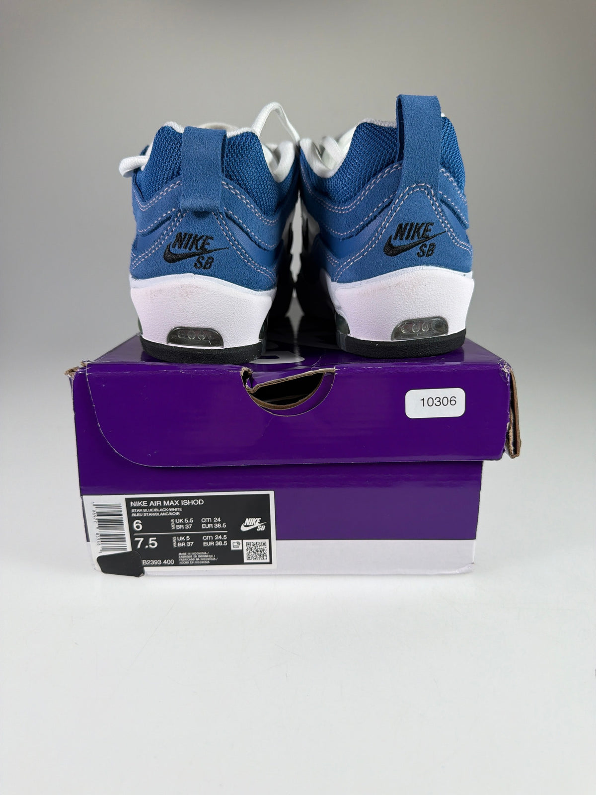 NIKE AIR MAX ISHOD - Größe 38.5 #10306