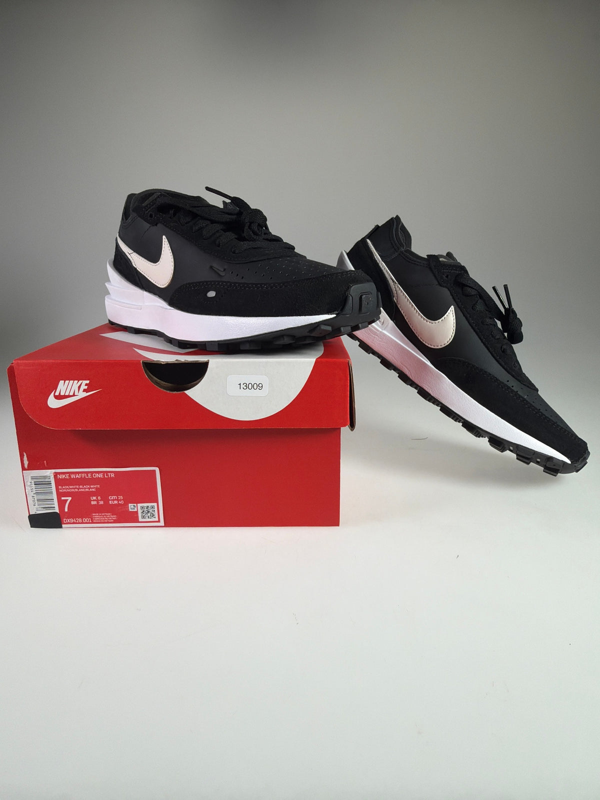 NIKE WAFFLE ONE LTR - Größe 40 #13009