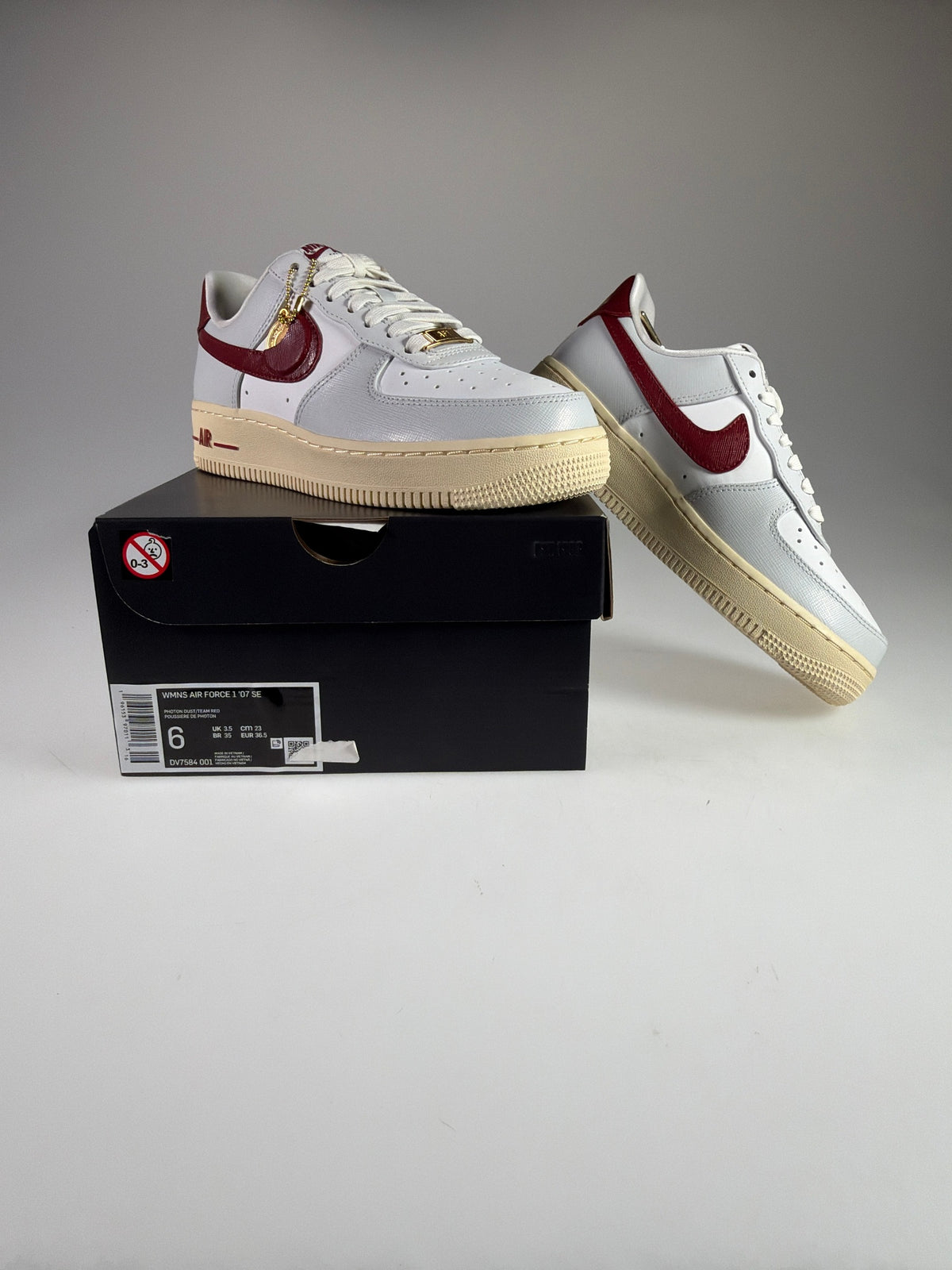 Nike Air Force 1 '07 SE (Wmns) - Größe EU 36,5 #12879