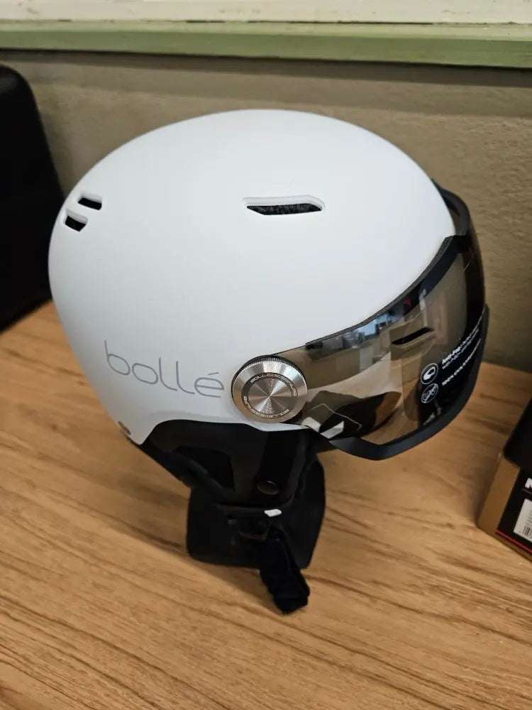Bolle Might Visor Skihelm - Größe 52-55cm #4313 - Black Forest Deals