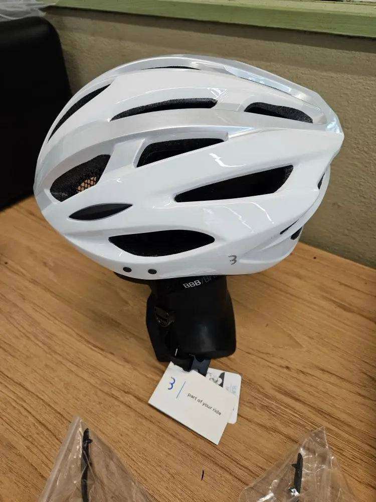 BBB Cycling Unisex-Adult Fahrradhelm Condor - Größe 58-61cm #4336 - Black Forest Deals
