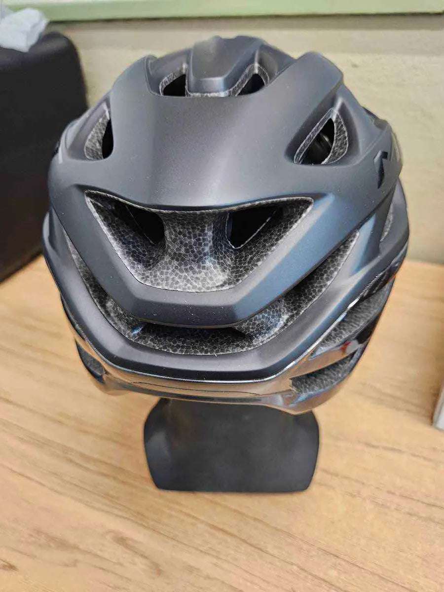 MET Veleno Fahrradhelm - Größe 56-58cm #4677 - Black Forest Deals