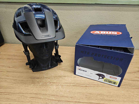 ABUS Motrip Fahrradhelm - Größe 51-55cm #4684 - Black Forest Deals