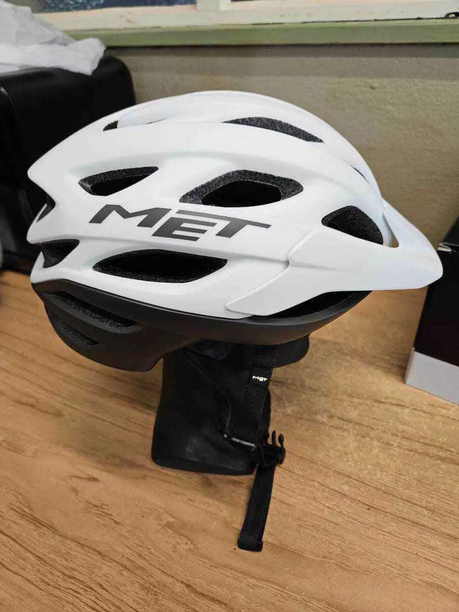 MET Veleno Fahrradhelm - Größe 58-61cm #4740 - Black Forest Deals