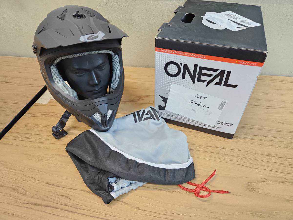 O'NEAL Fullface Fahrradhelm - Größe 61-62cm #5241 Black Forest Deals