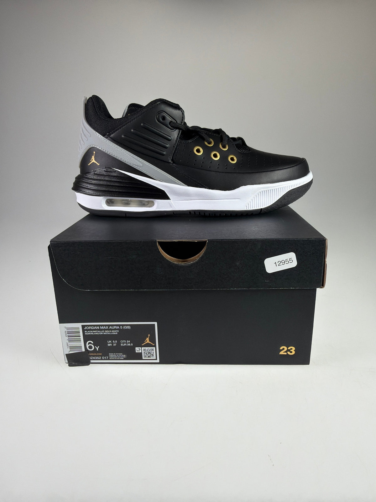 Jordan Max Aura 5 (GS) - Größe EU 38,5 #12955