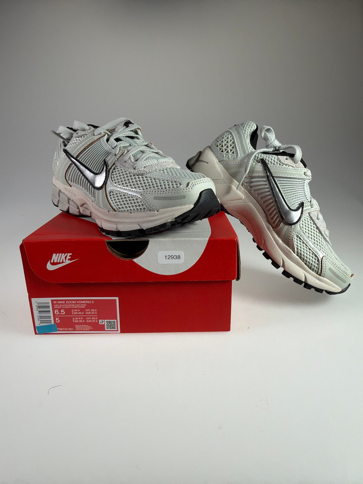 Nike Zoom Vomero 5 Damen - Größe EU 37,5 #12938