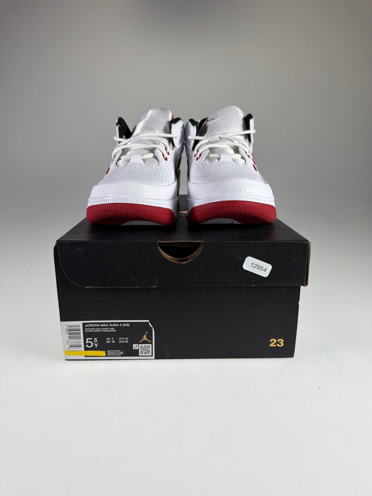 Jordan Max Aura 5 (GS) - Größe EU 38 #12954
