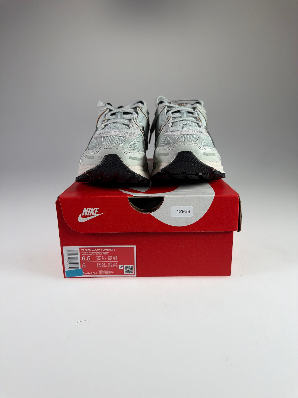 Nike Zoom Vomero 5 Damen - Größe EU 37,5 #12938