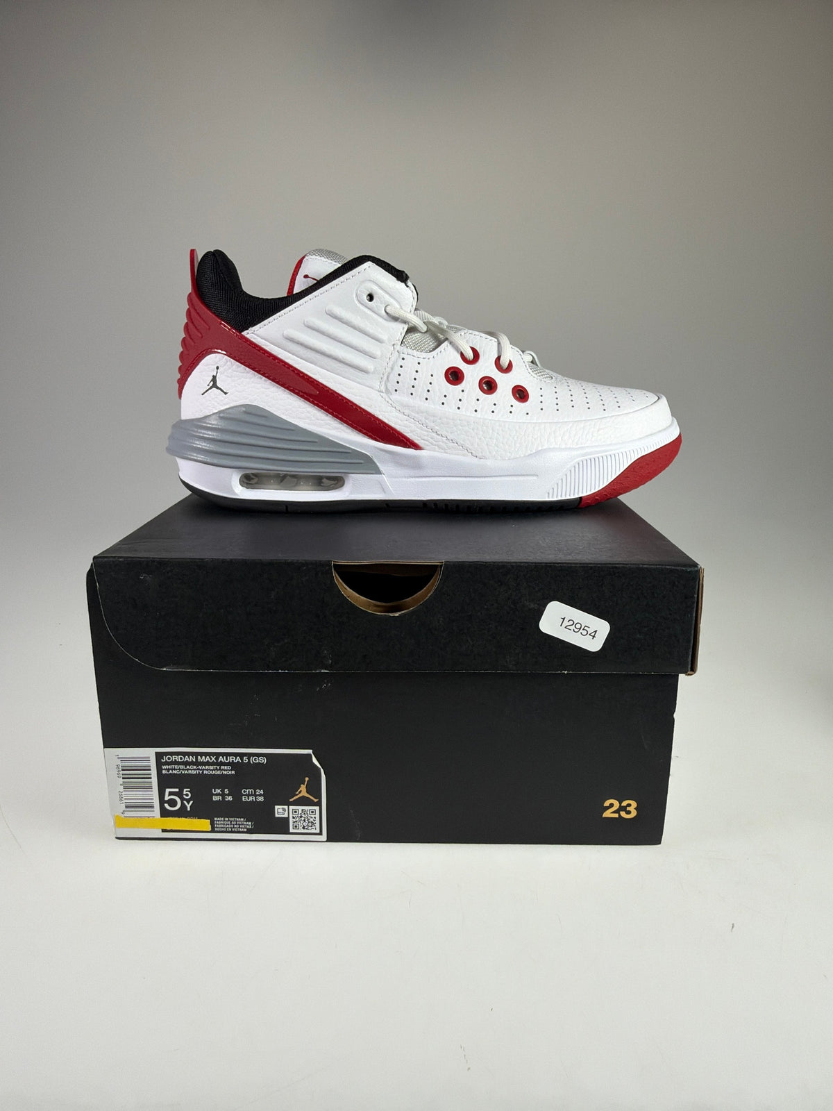 Jordan Max Aura 5 (GS) - Größe EU 38 #12954