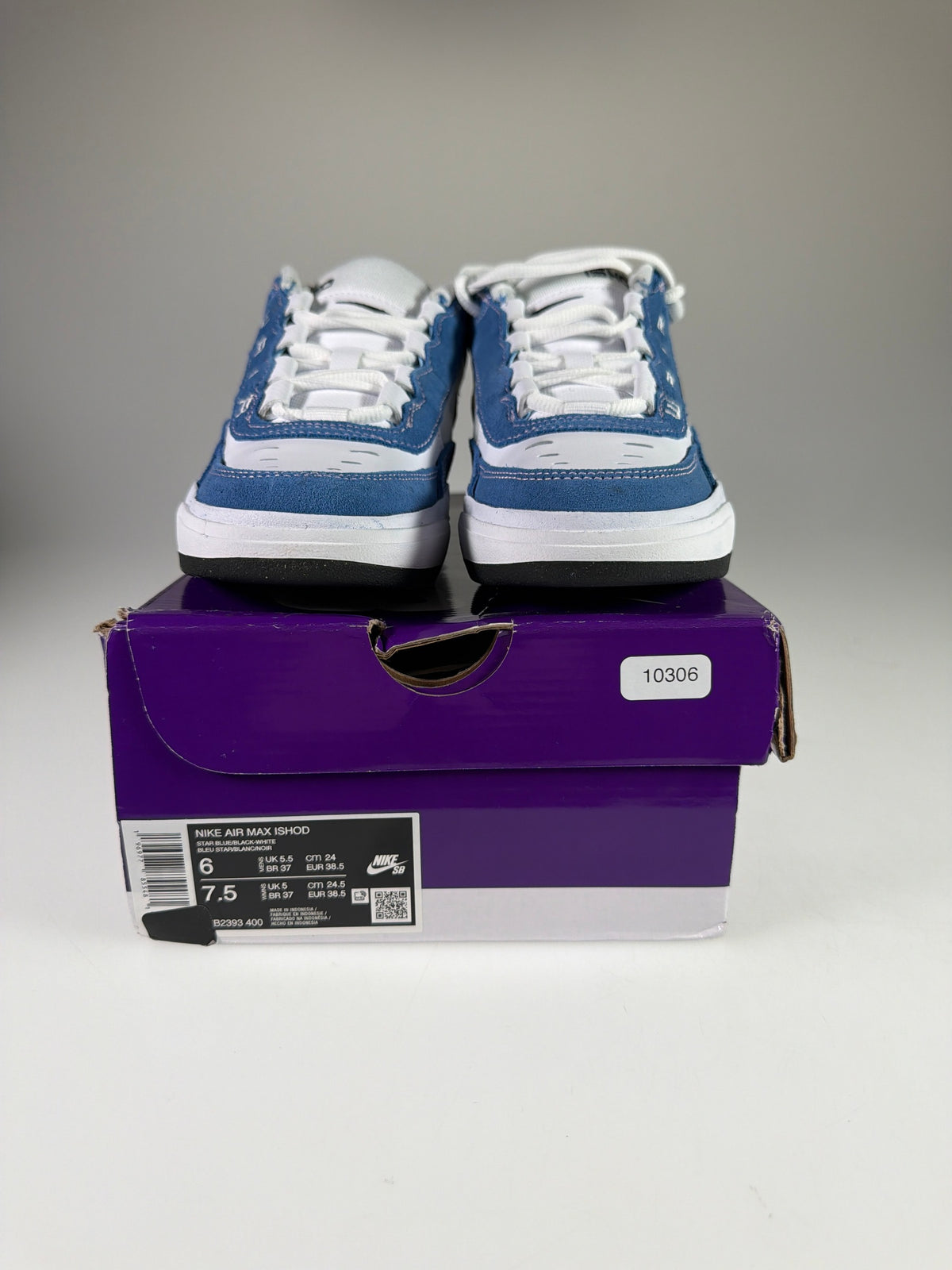 NIKE AIR MAX ISHOD - Größe 38.5 #10306