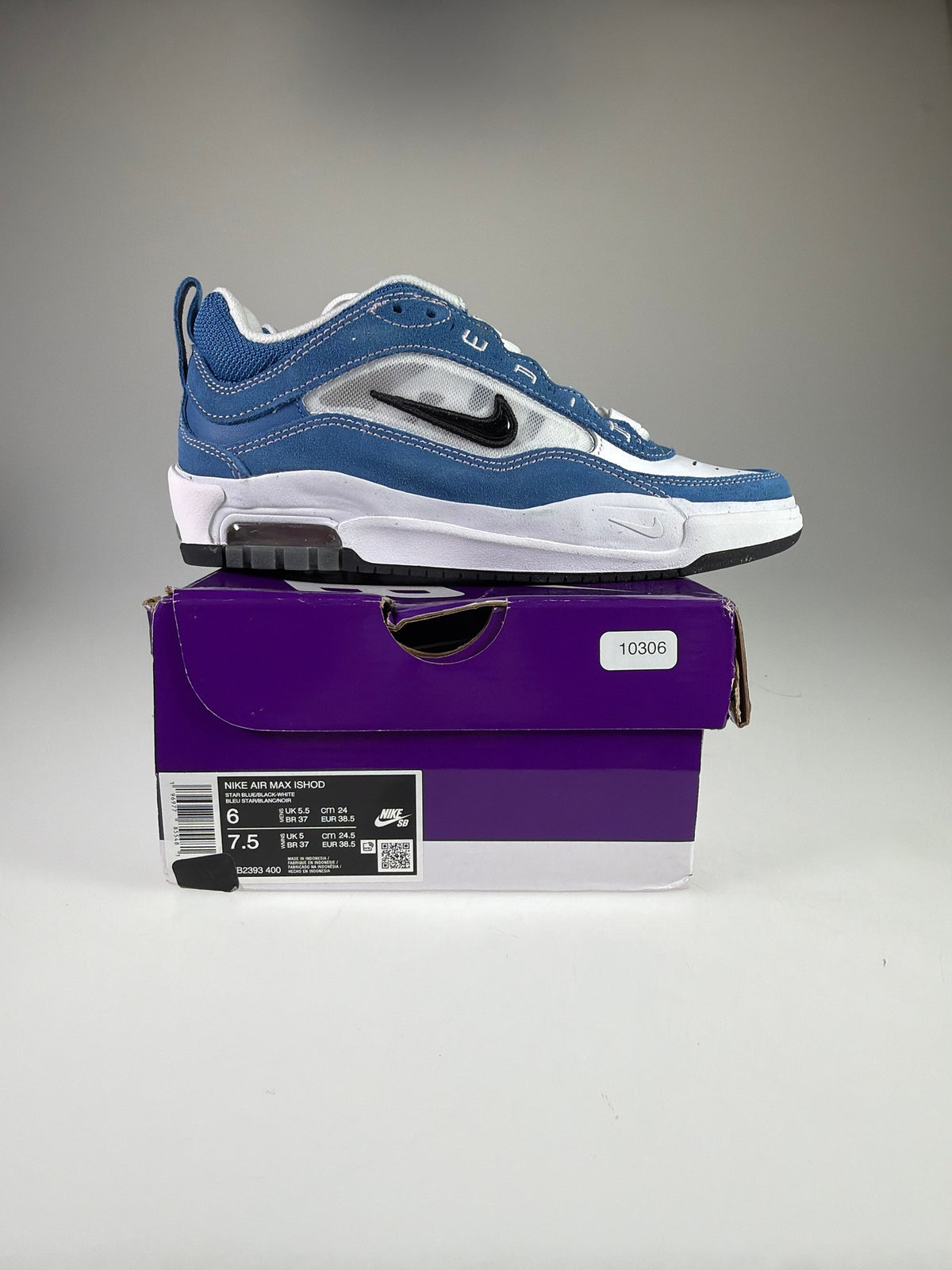 NIKE AIR MAX ISHOD - Größe 38.5 #10306
