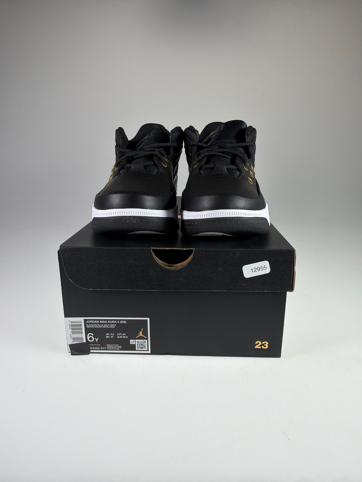 Jordan Max Aura 5 (GS) - Größe EU 38,5 #12955