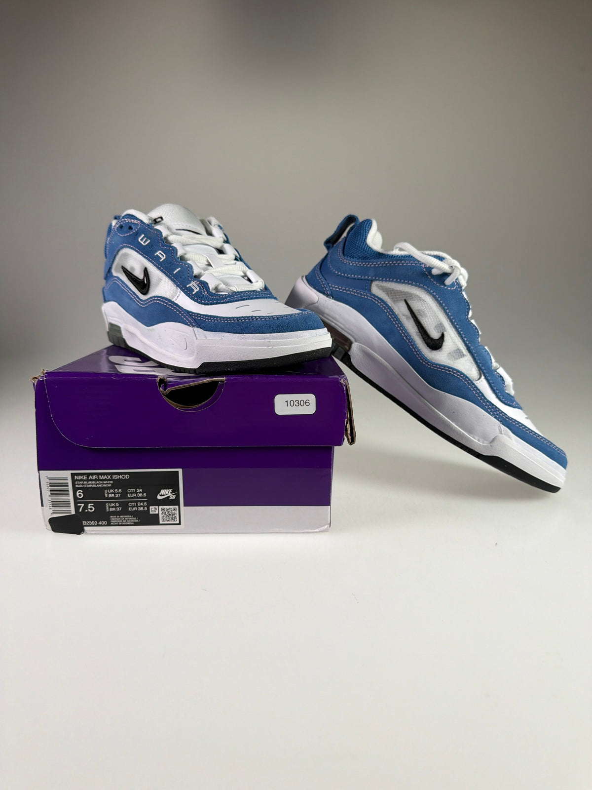 NIKE AIR MAX ISHOD - Größe 38.5 #10306