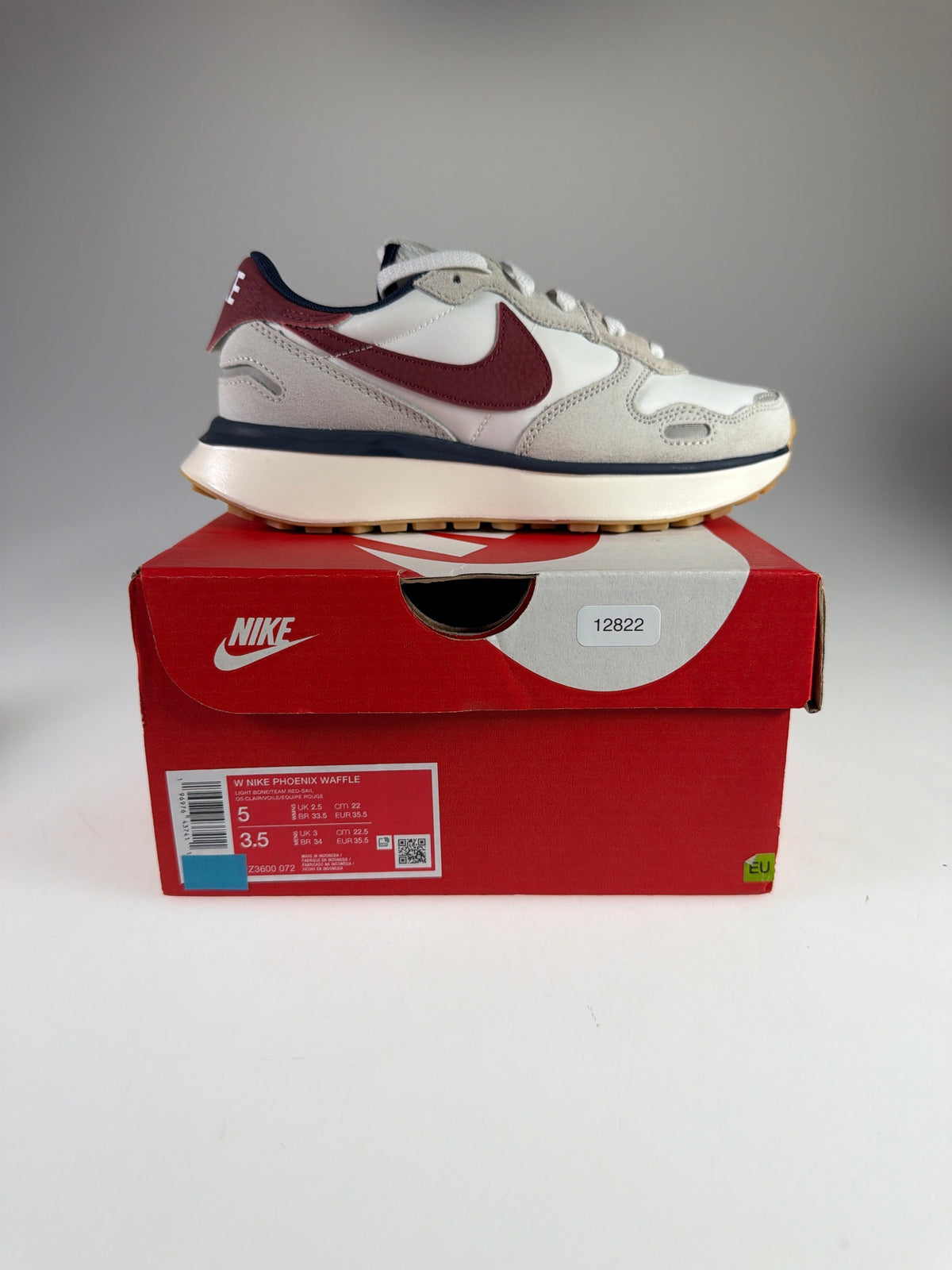 Nike Phoenix Waffle - Größe EU 35,5 #12822
