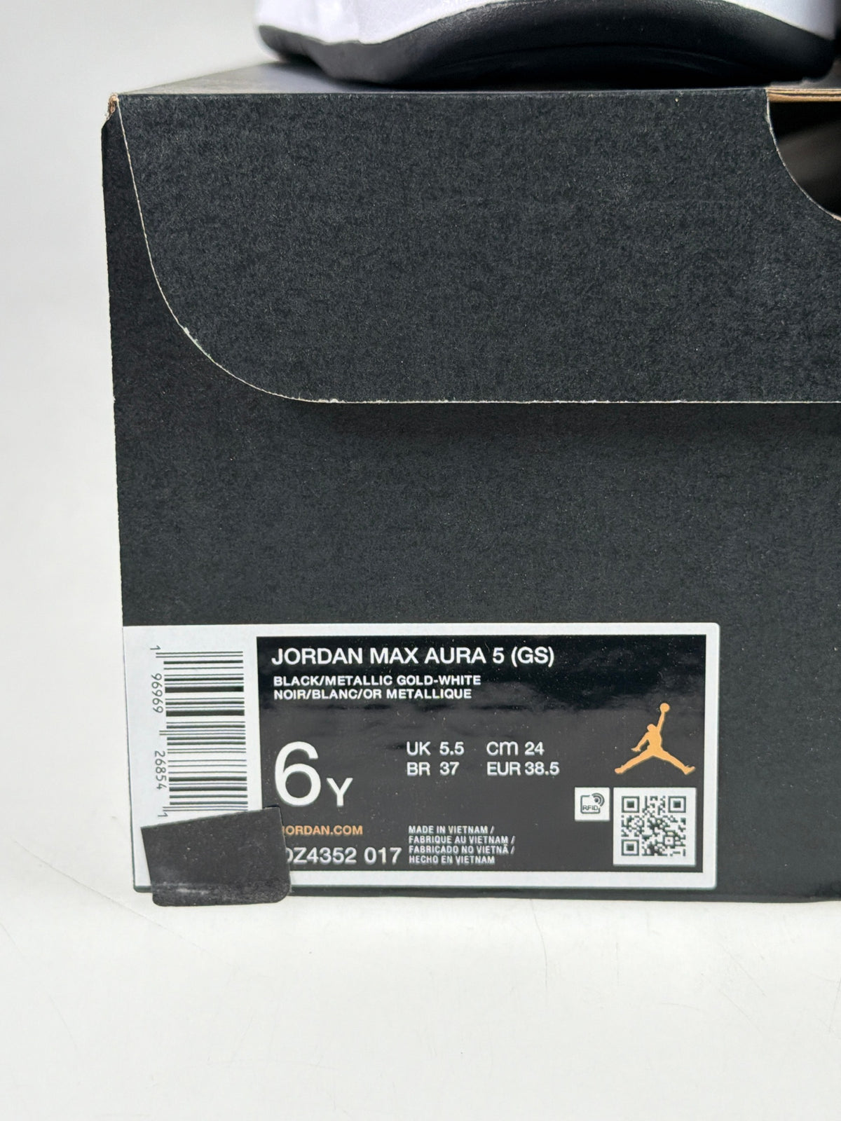 Jordan Max Aura 5 (GS) - Größe EU 38,5 #12955