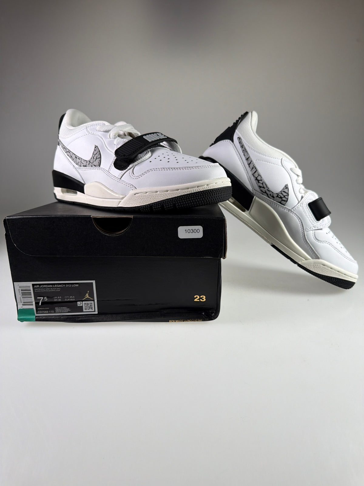 AIR JORDAN LEGACY 312 LOW - Größe 40.5 #10300