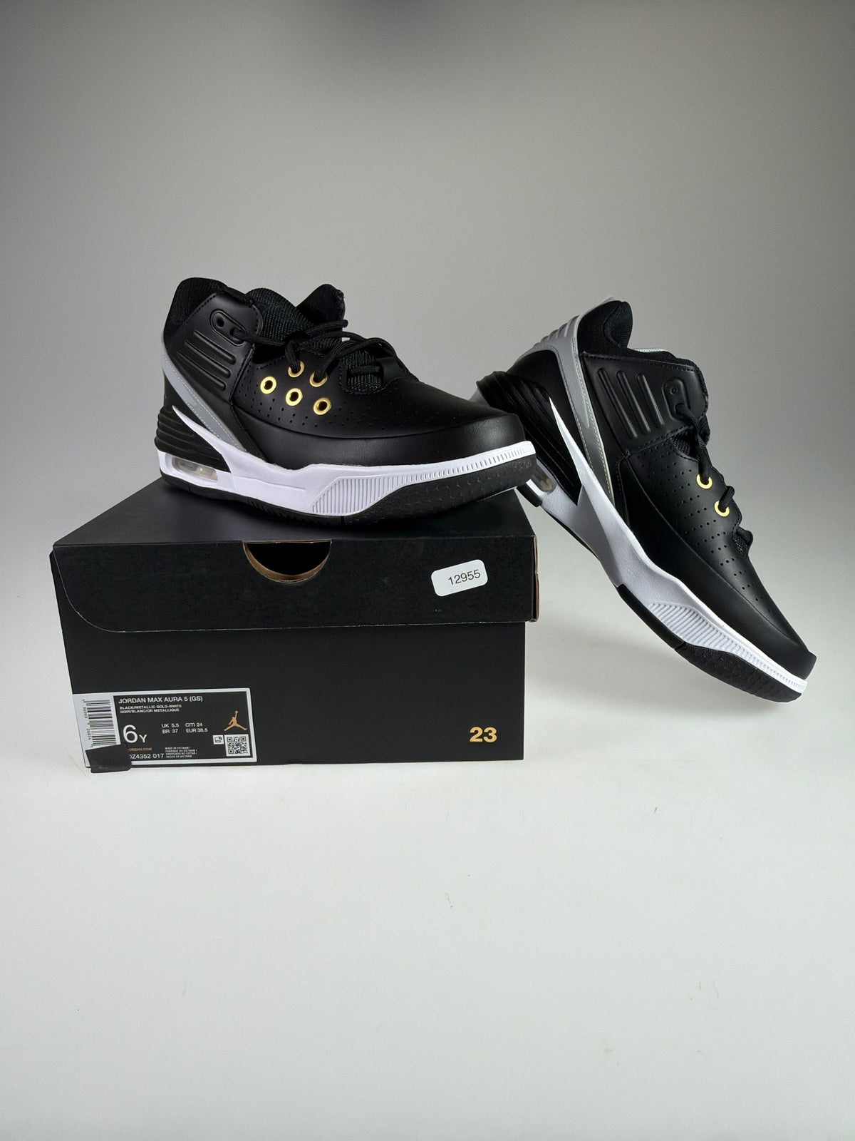 Jordan Max Aura 5 (GS) - Größe EU 38,5 #12955