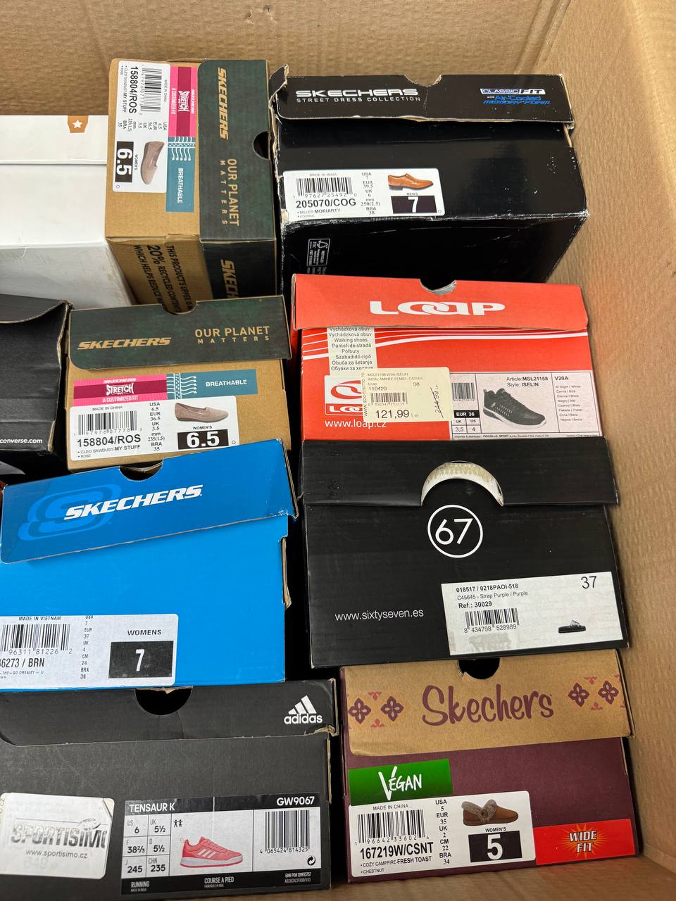 Weitere Detailansicht der Schuh-Mixkiste Nr. 2 mit verschiedenen Schuhkartons