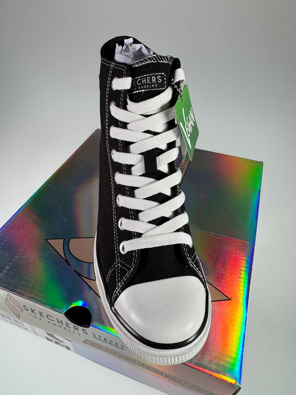 Skechers Street Happi Elevated Steps Wedge High Top Sneaker in Schwarz – Seitenansicht