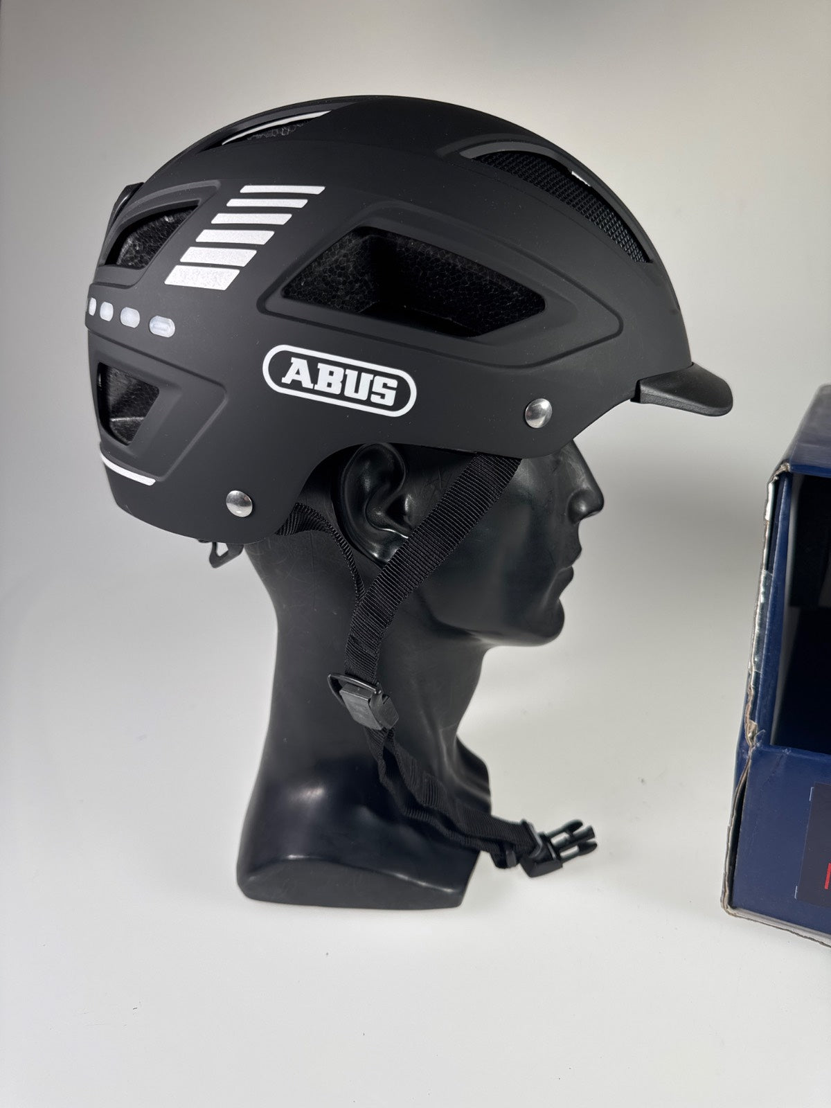 ABUS Hyban 2.0 LED Fahrradhelm - Größe 52-58cm #8488 