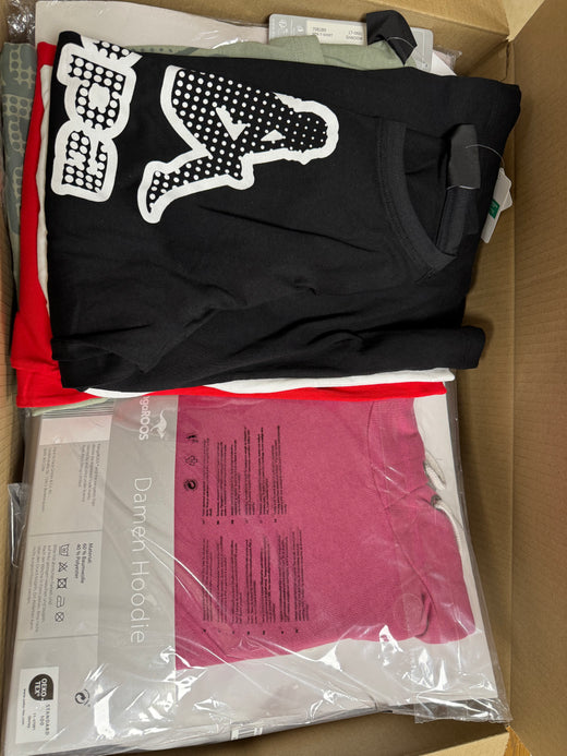 Bekleidungs-Mixkiste – 30 Teile von Urban Classics, Kappa, Kangeroos, etc.