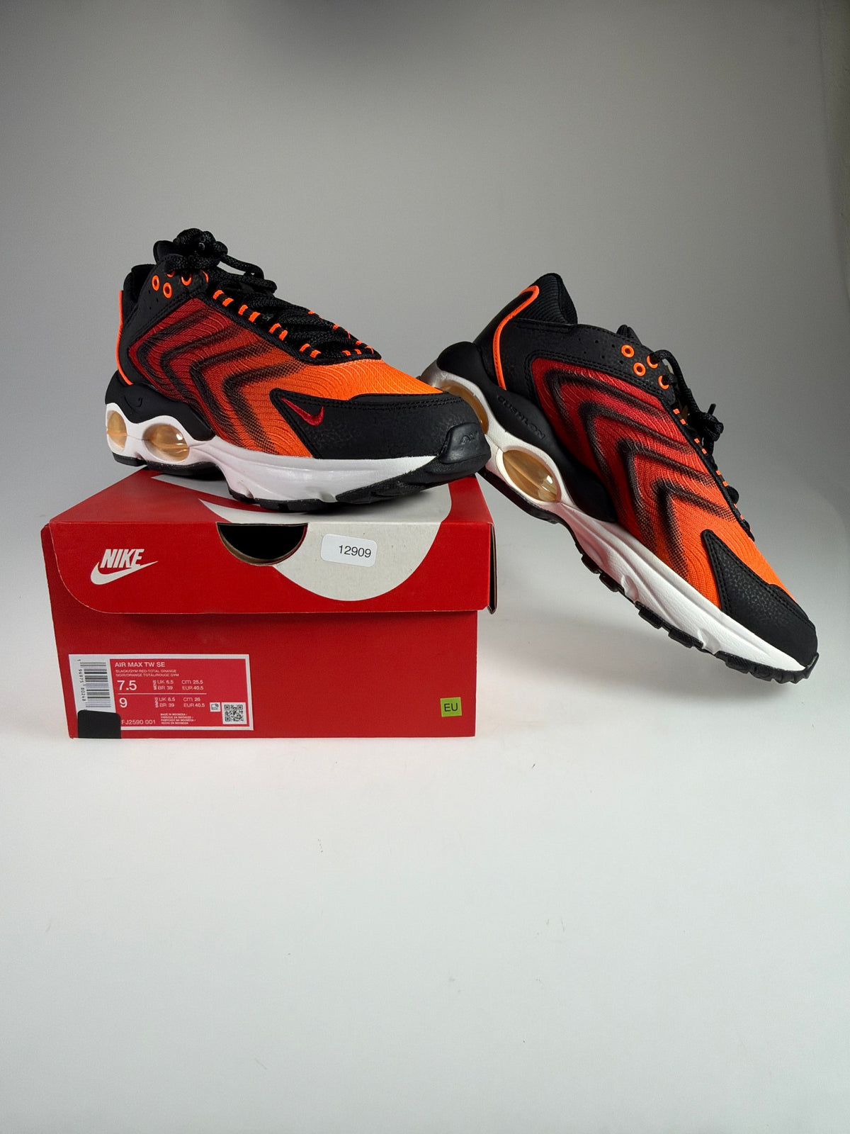 Nike Air Max Tw SE - Größe EU 40,5 #12909