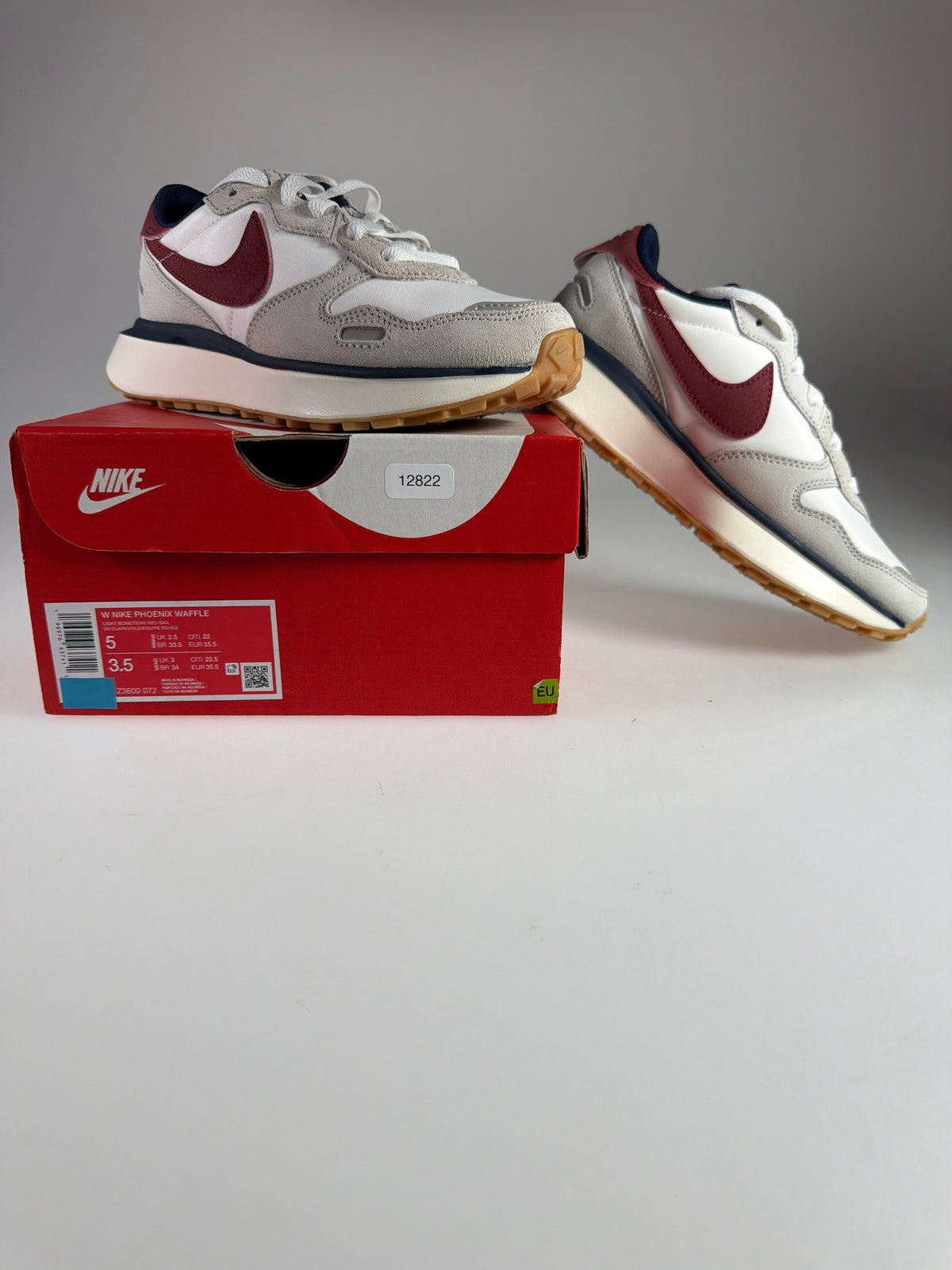 Nike Phoenix Waffle - Größe EU 35,5 #12822