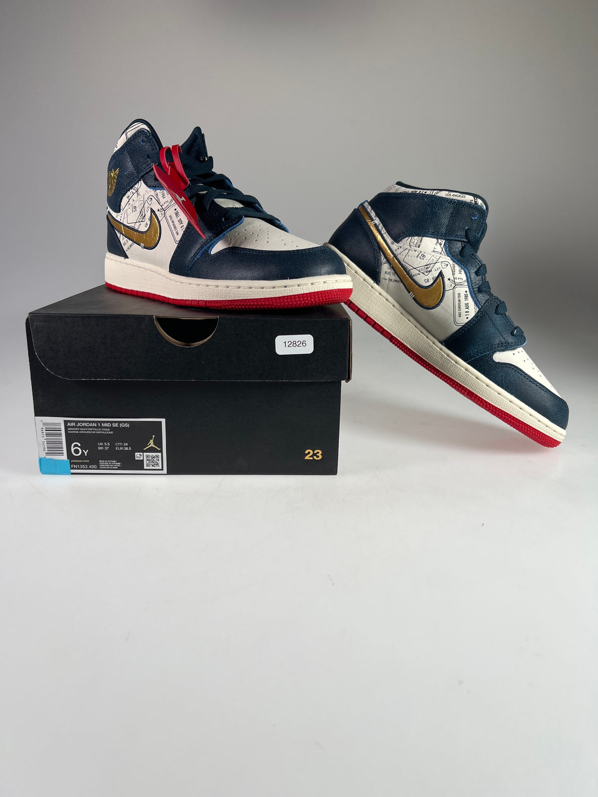 Air Jordan 1 Mid SE - Größe EU 38,5 #12826
