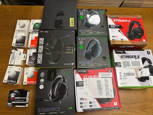 Inhalt der Retourenkiste 2509004 mit Kopfhörern und Gaming-Headsets
