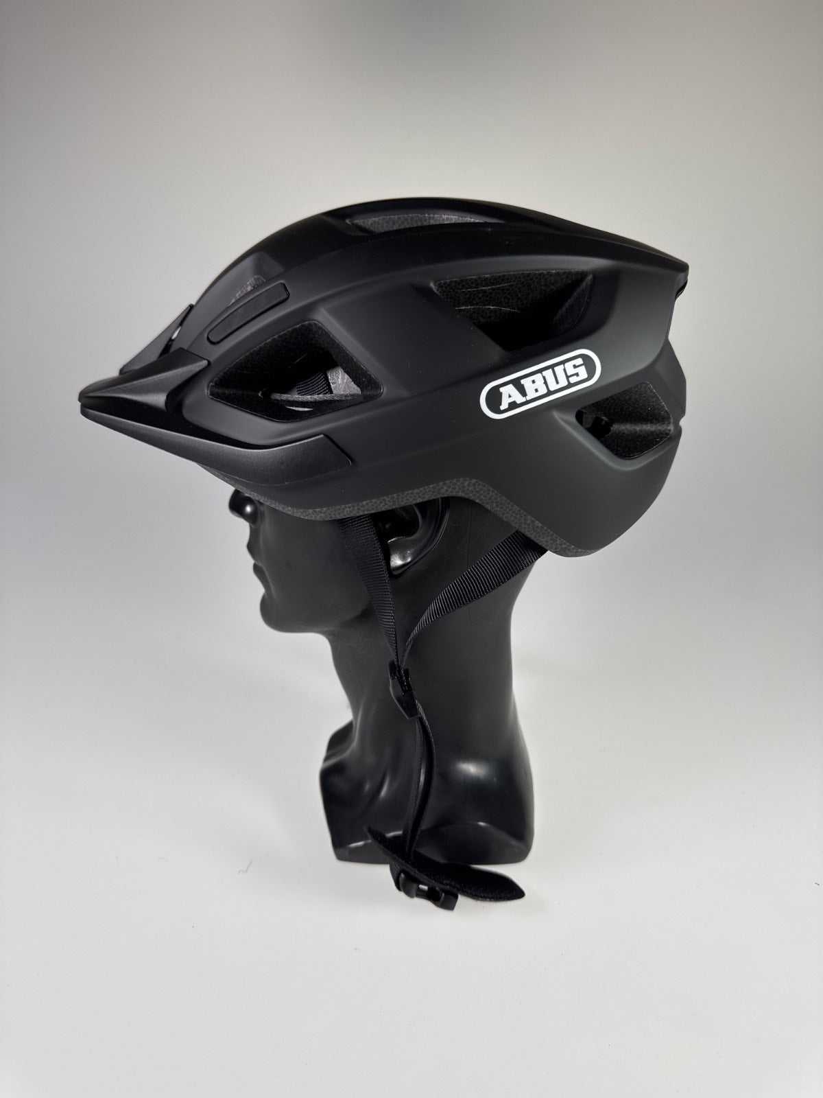 ABUS Aduro 3.0 Fahrradhelm - Größe 52-58cm #10877