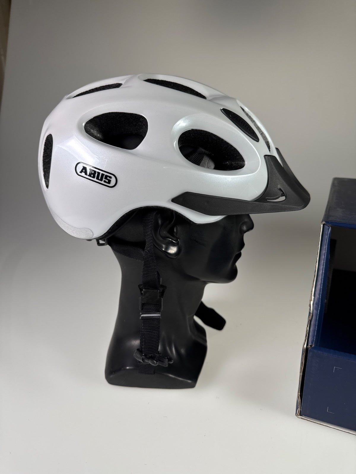 ABUS Youn-I ACE Fahrradhelm - Größe 52-57cm #10693