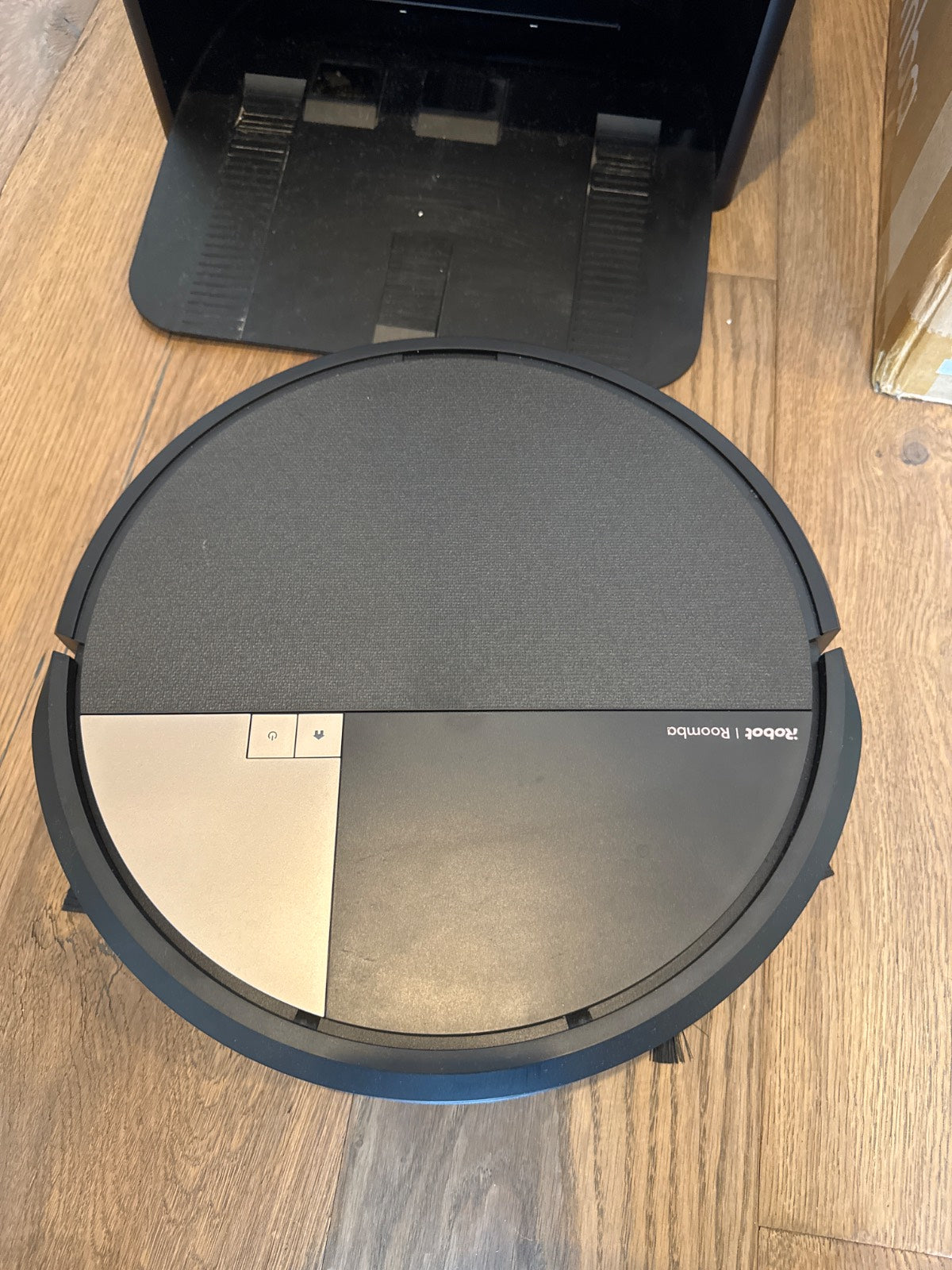 iRobot Roomba Max 705 Combo Saugroboter mit AutoWash Dock #10081