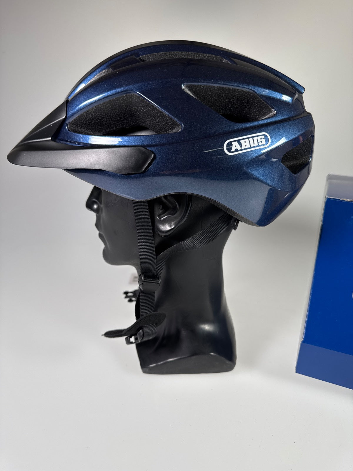 ABUS Macator Fahrradhelm - Größe 52-58cm #11044