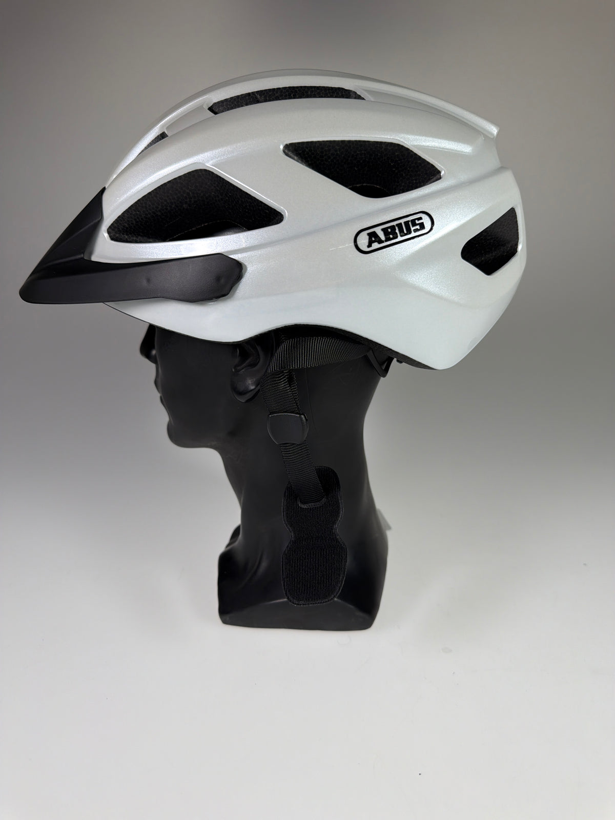 ABUS Macator Fahrradhelm - Größe 52-58cm #10331